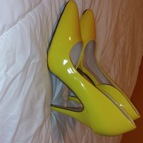 Shoes - Picture 3 of 5